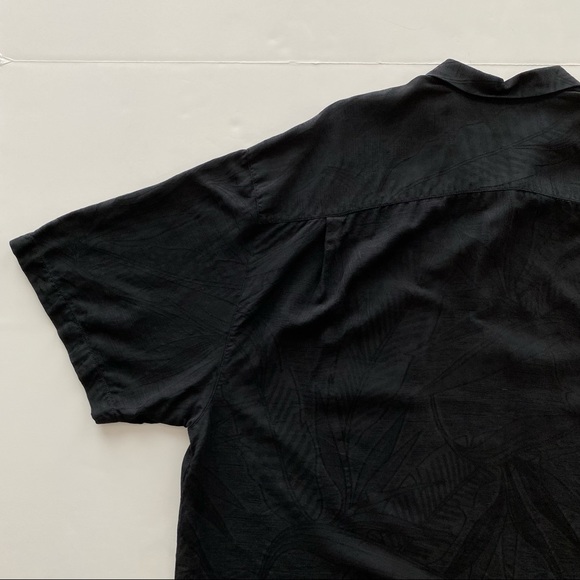 SOLD Tommy Bahama Silk Button Front - Picture 5 of 9